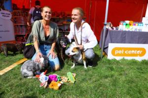 3 Olga s Pavlem vybrali pejskum hracky 5R1A0141